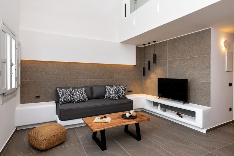 Neoma Luxury Suites
