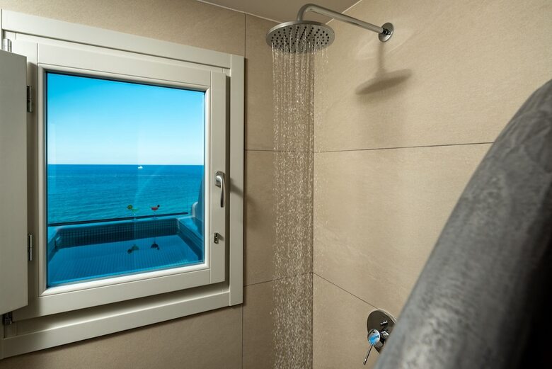 Neoma Luxury Suites