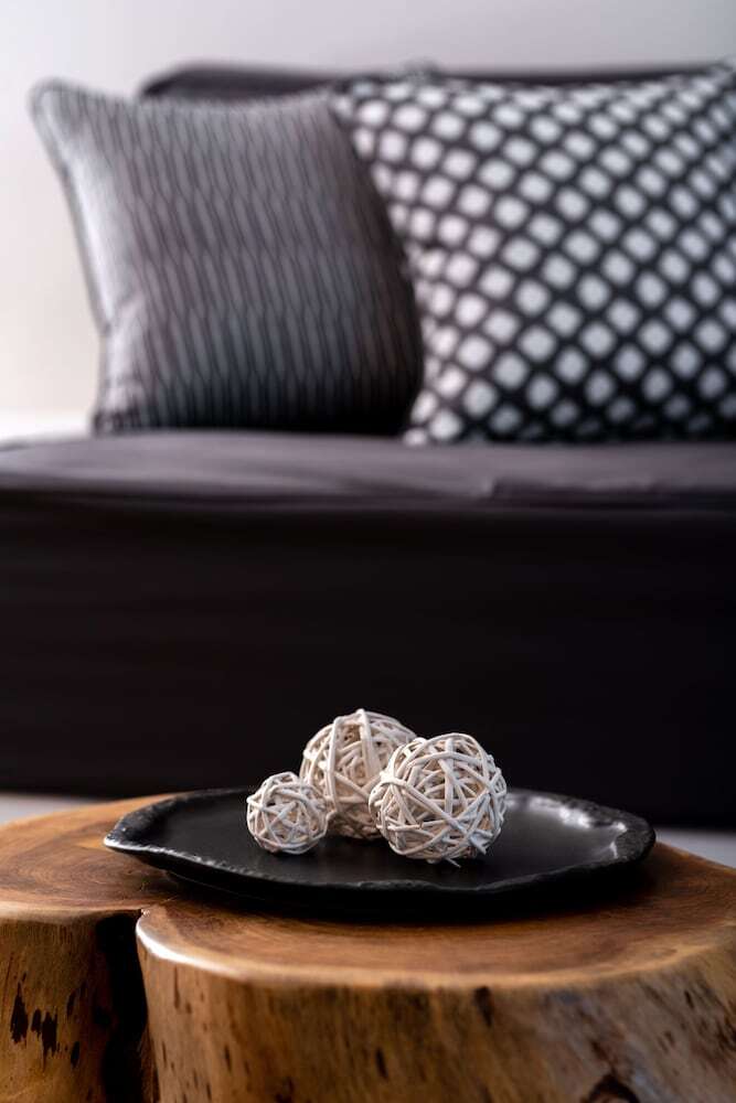 Neoma Luxury Suites