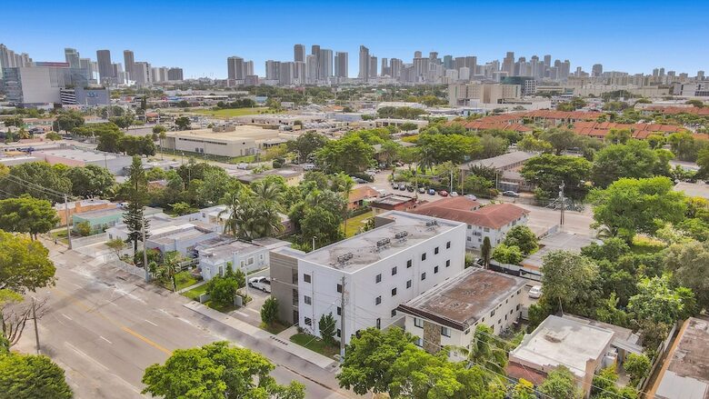 Renzzi Wynwood Apartments
