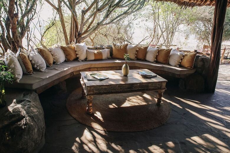 Hotel Lions Bluff Lodge