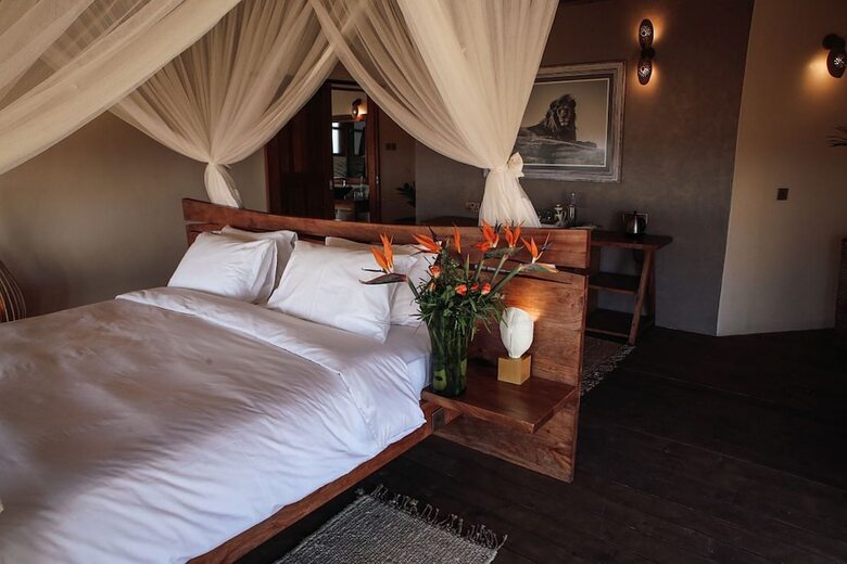 Hotel Lions Bluff Lodge