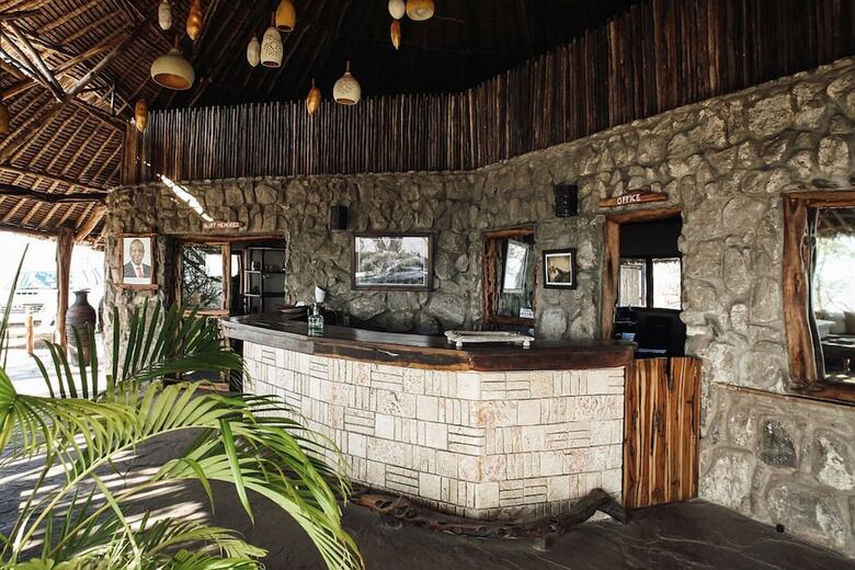 Hotel Lions Bluff Lodge