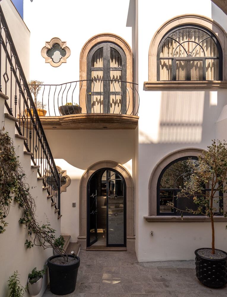 Hotel Casa Delphine