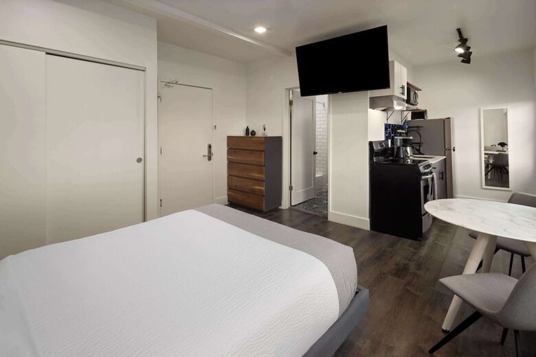 Hotel Reside Seattle Downtown, A Wyndham Residence