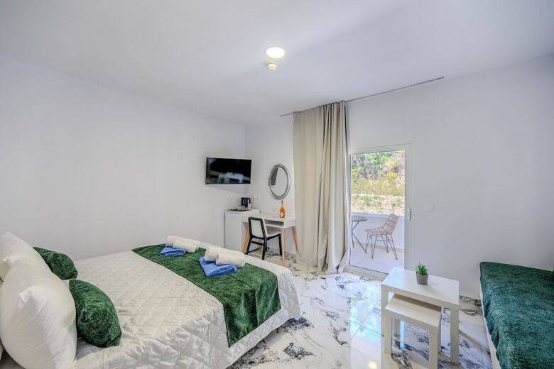 Hotel Bamboo Suites Adults Only