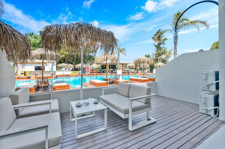 Hotel Bamboo Suites Adults Only
