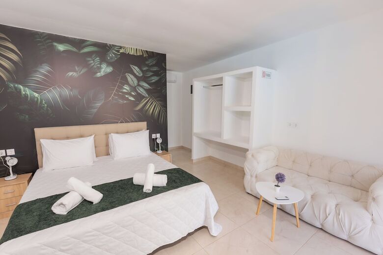 Hotel Bamboo Suites Adults Only