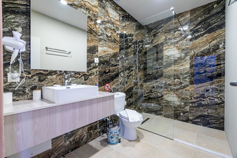 Hotel Bamboo Suites Adults Only