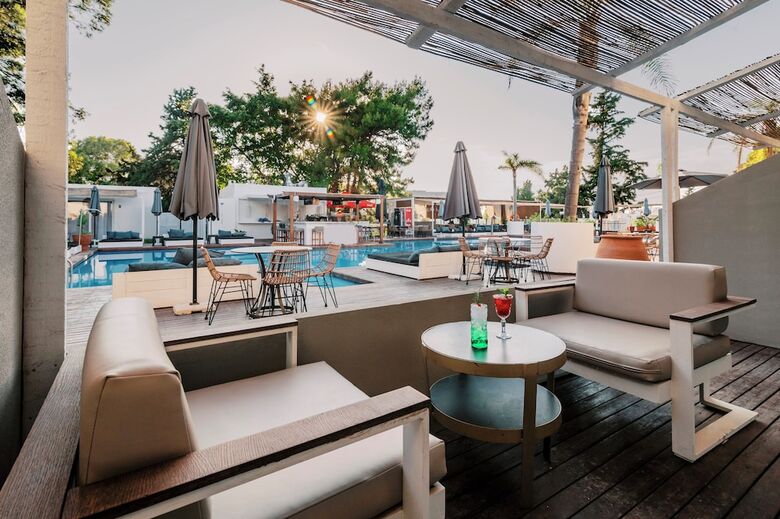 Hotel Bamboo Suites Adults Only