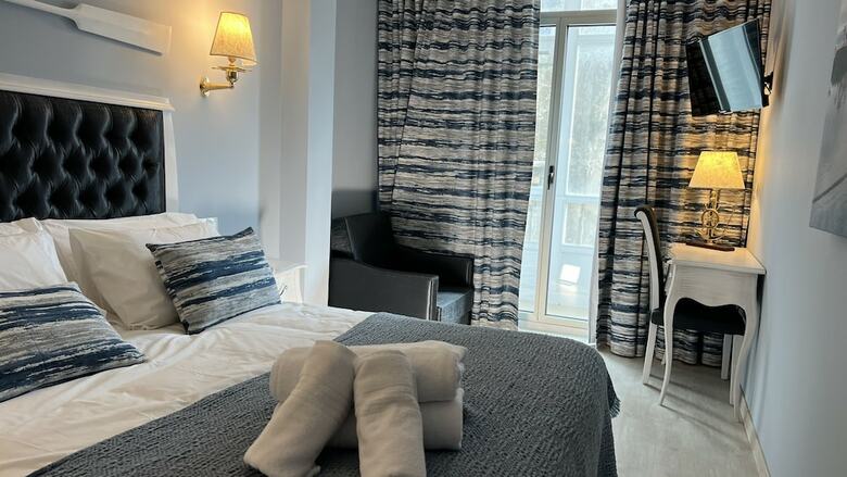 Hotel Arha Santo�a