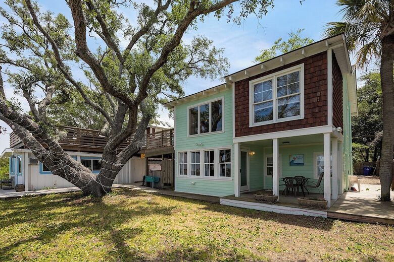 Riverside Inn And Cottages