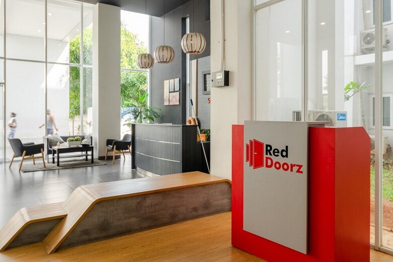 Hotel Reddoorz Apartment @ Aeropolis Tangerang