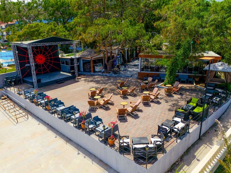 Rios Beach Hotel