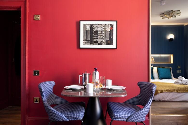 30 Castle Street Aparthotel