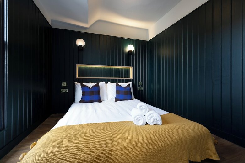 30 Castle Street Aparthotel