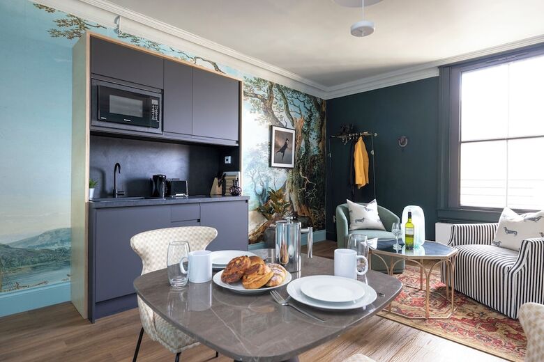 30 Castle Street Aparthotel