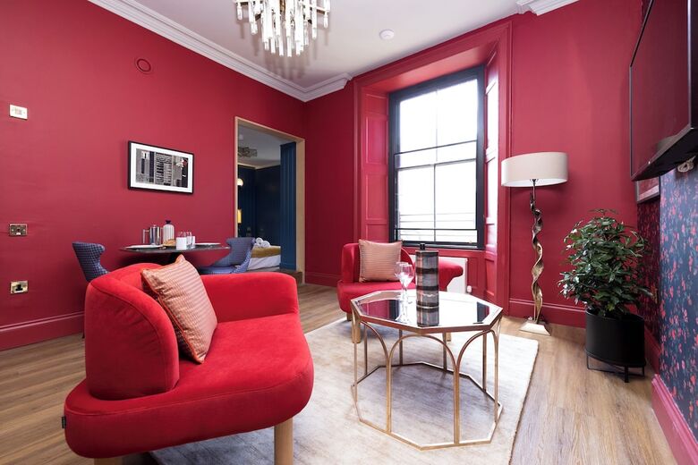 30 Castle Street Aparthotel