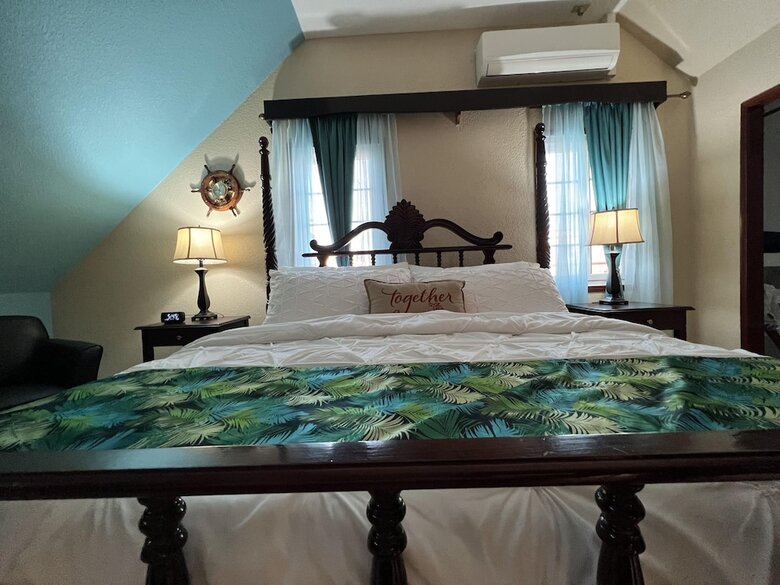 One South Place Hotel