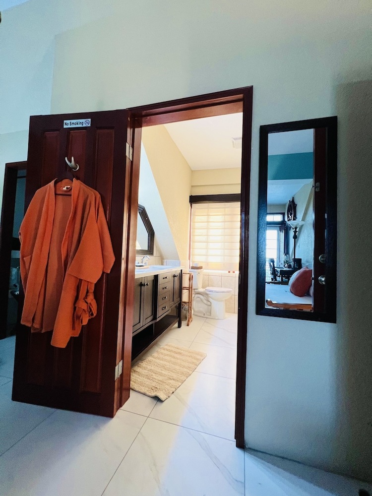 One South Place Hotel