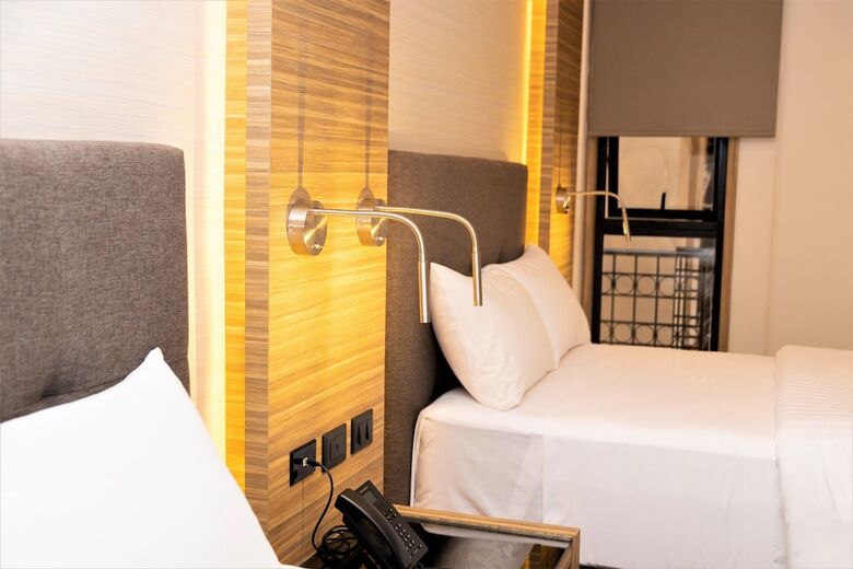 Hotel Plaza By Kavia