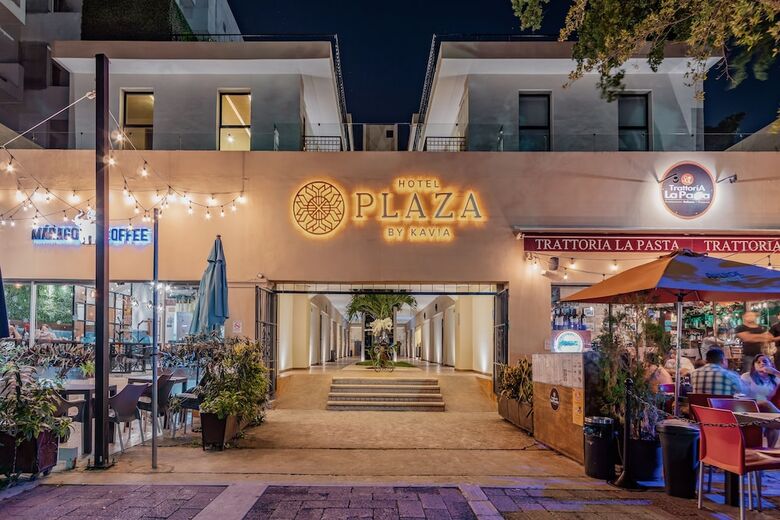 Hotel Plaza By Kavia