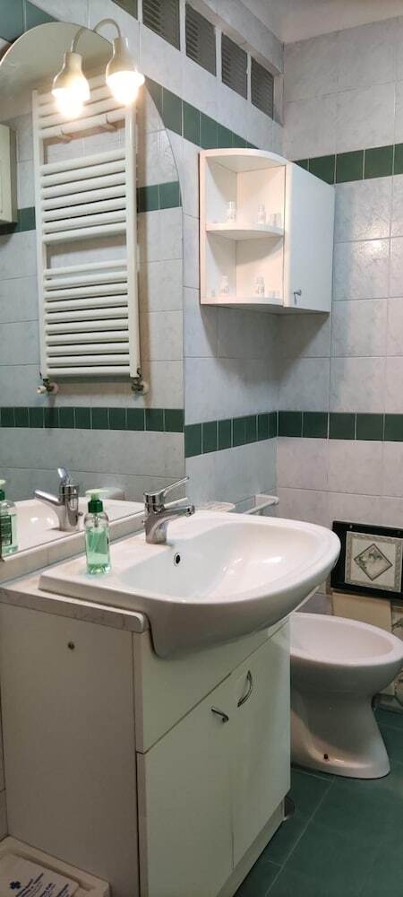 Bed & Breakfast Room-come And Visit Naples !! We Look Fo