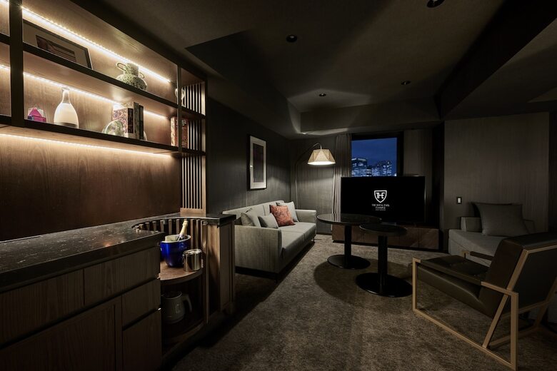 Hotel The Royal Park Canvas Ginza Corridor