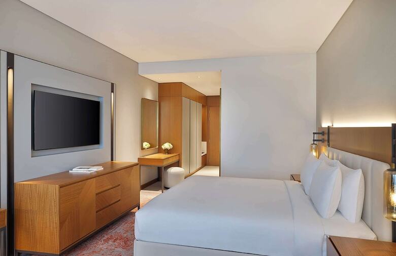 Doubletree By Hilton Sharjah Waterfront Hotel & Residences