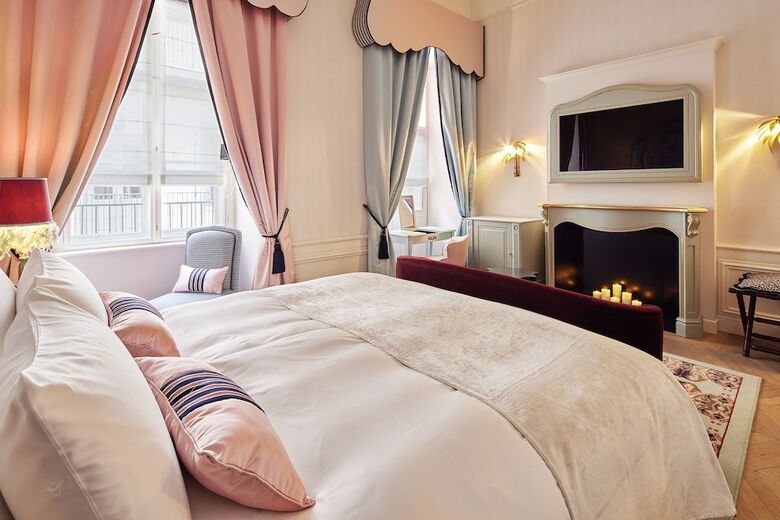 Hotel The Leo Grand