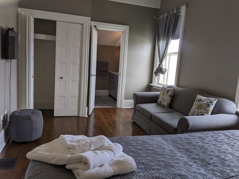 Hotel Stratford Suites - 66 Daly Ave