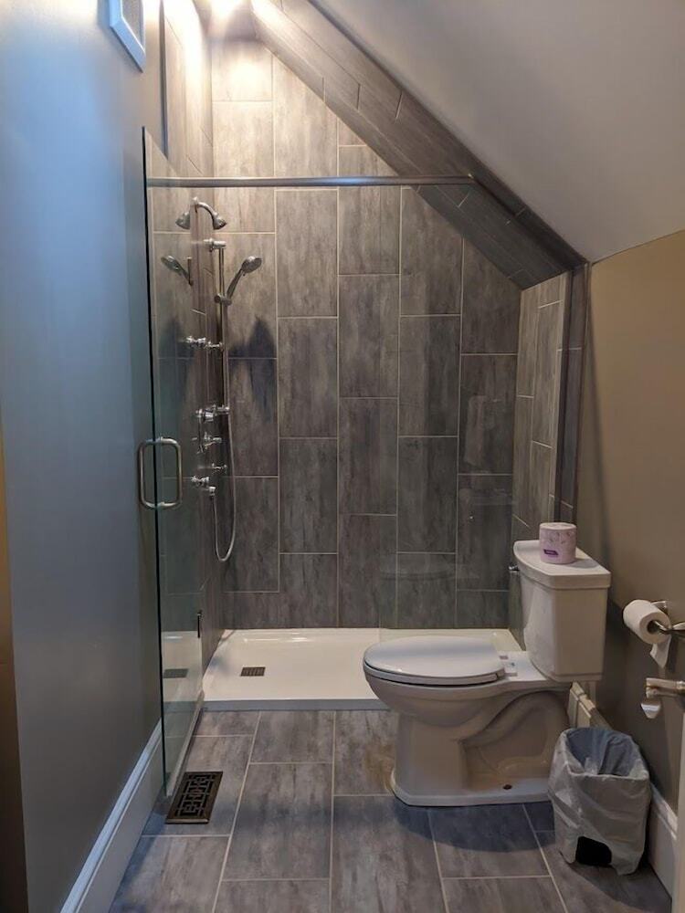 Hotel Stratford Suites - 66 Daly Ave