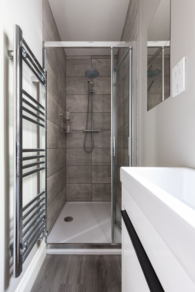 Aparthotel Staycations Maldon Suites
