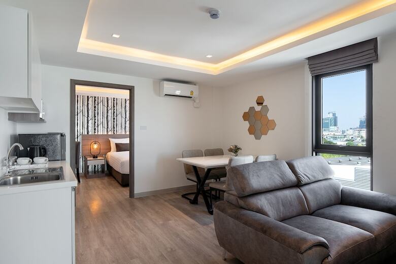 Orion Hotel & Residence