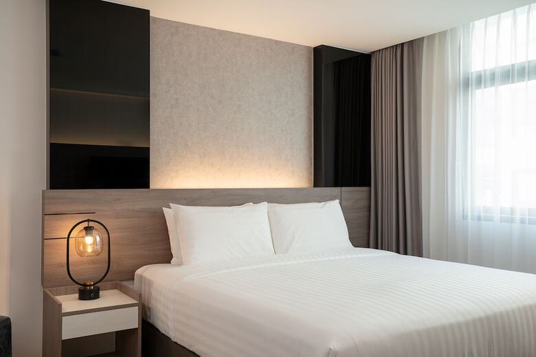 Orion Hotel & Residence