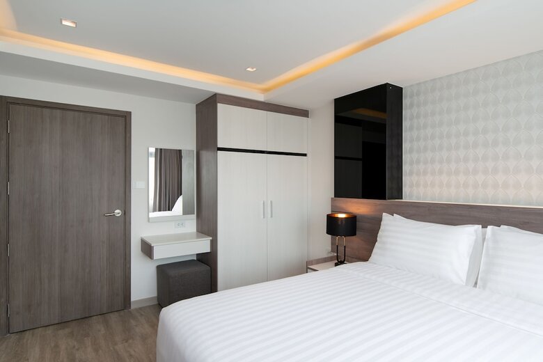Orion Hotel & Residence