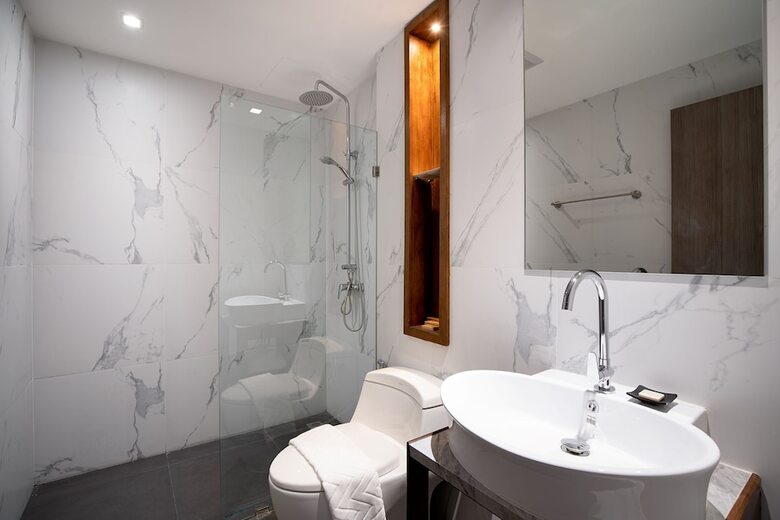 Orion Hotel & Residence