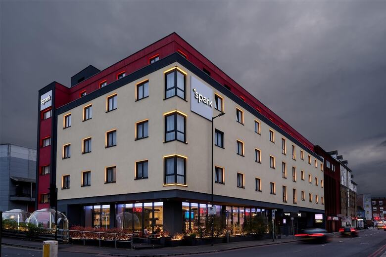 Hotel Spark By Hilton Luton
