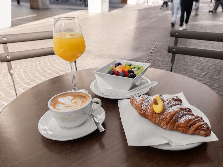 Milan Adore