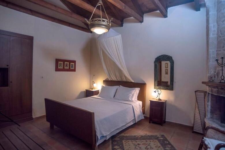 Hotel Troullos Traditional Houses