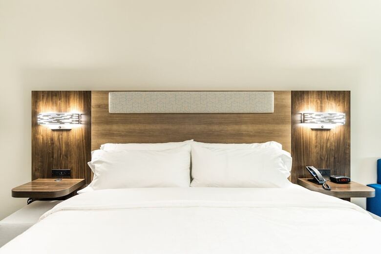 Hotel Holiday Inn Express & Suites Charlottesville By Ihg
