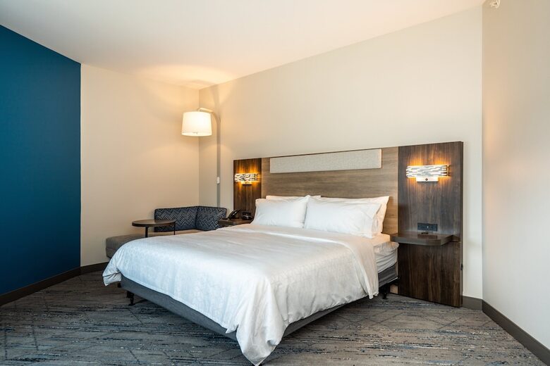Hotel Holiday Inn Express & Suites Charlottesville By Ihg