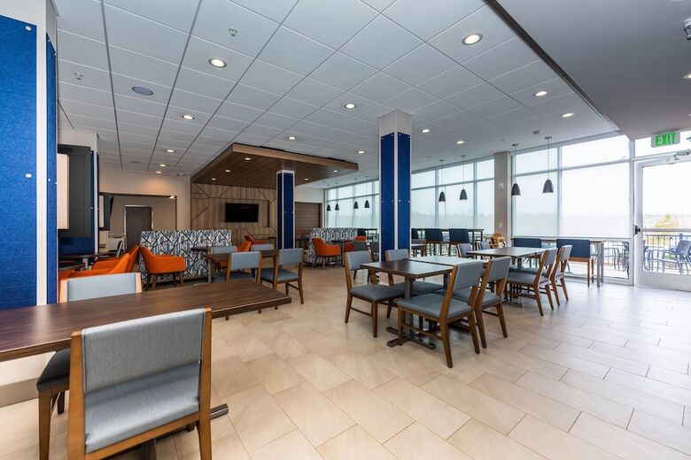 Hotel Holiday Inn Express & Suites Charlottesville By Ihg