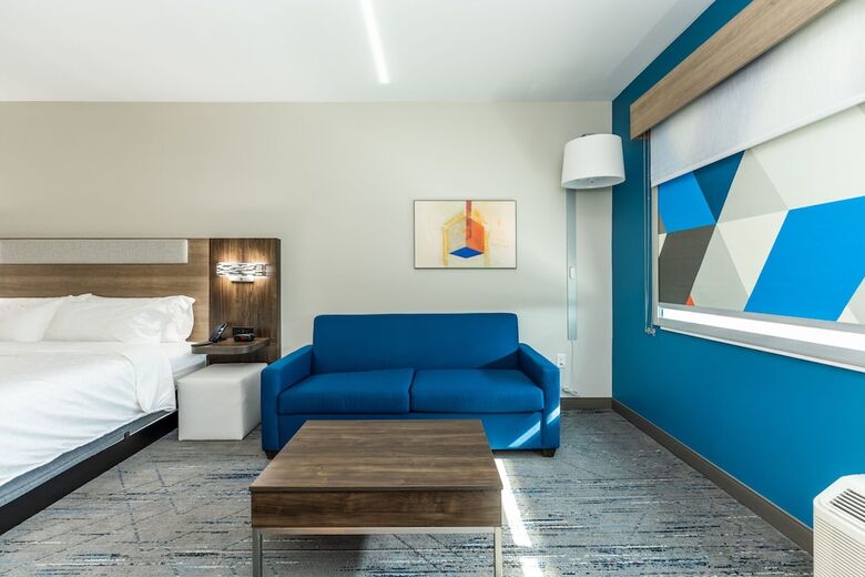 Hotel Holiday Inn Express & Suites Charlottesville By Ihg