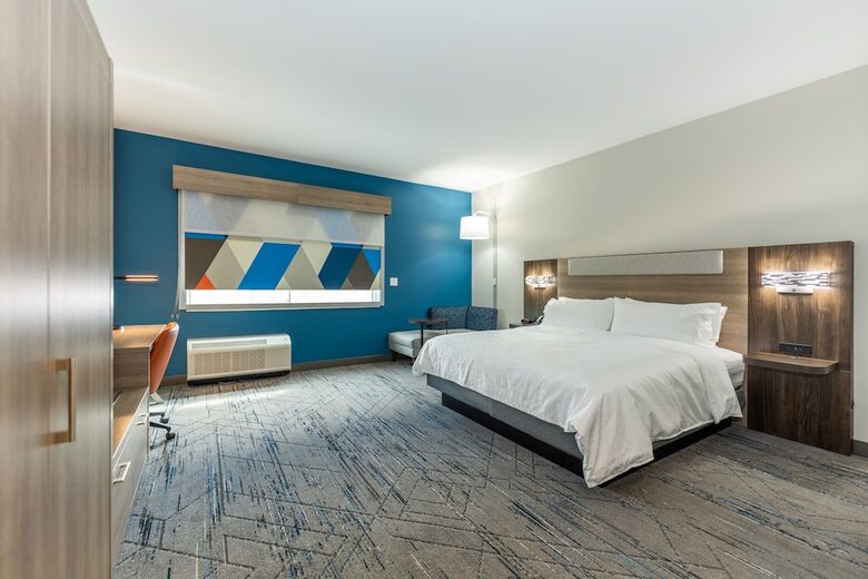 Hotel Holiday Inn Express & Suites Charlottesville By Ihg