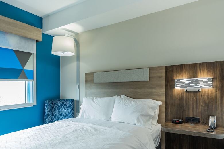 Hotel Holiday Inn Express & Suites Charlottesville By Ihg