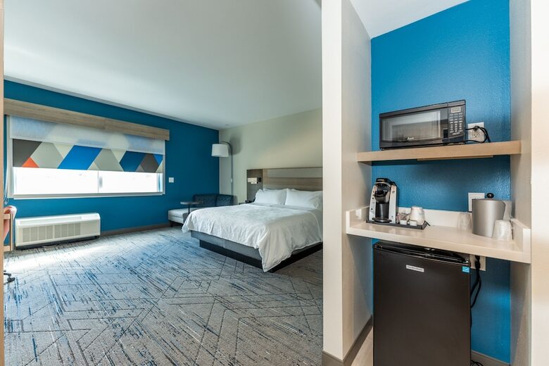 Hotel Holiday Inn Express & Suites Charlottesville By Ihg