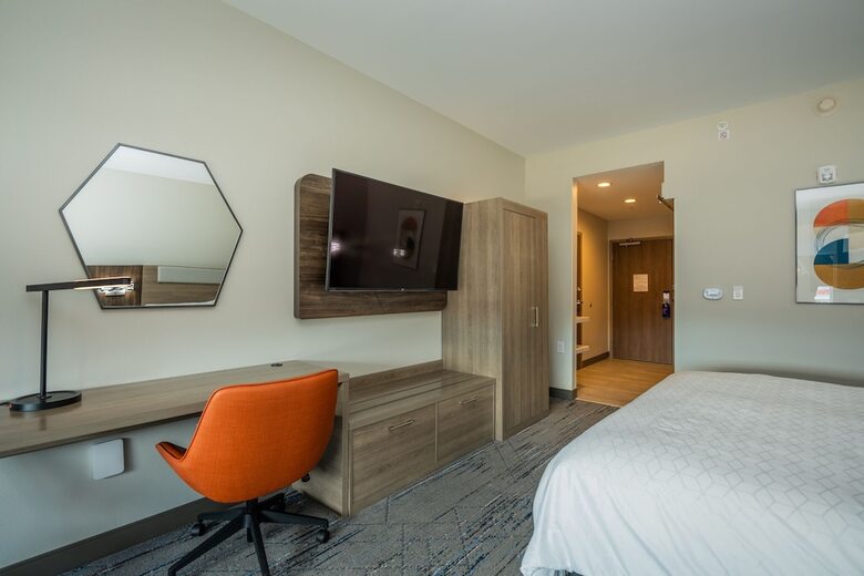 Hotel Holiday Inn Express & Suites Charlottesville By Ihg