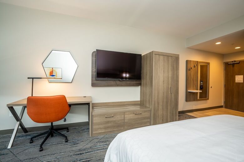 Hotel Holiday Inn Express & Suites Charlottesville By Ihg