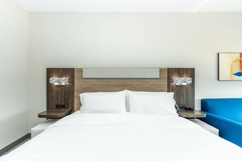 Hotel Holiday Inn Express & Suites Charlottesville By Ihg